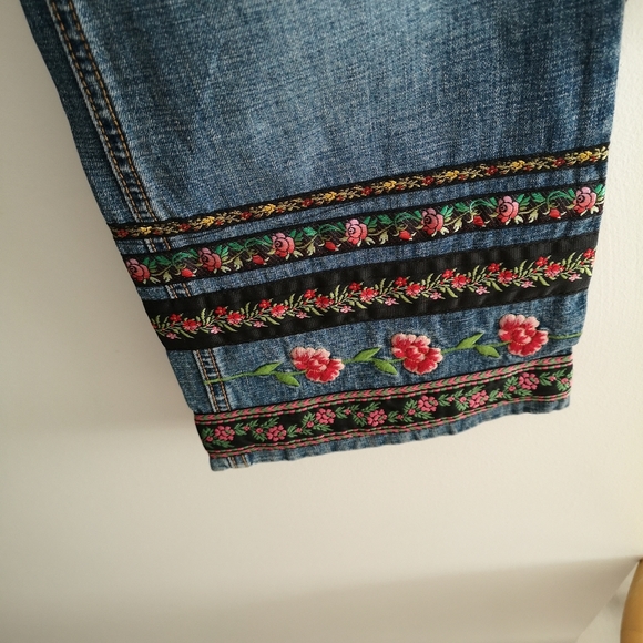 Jean - Picture 4 of 4